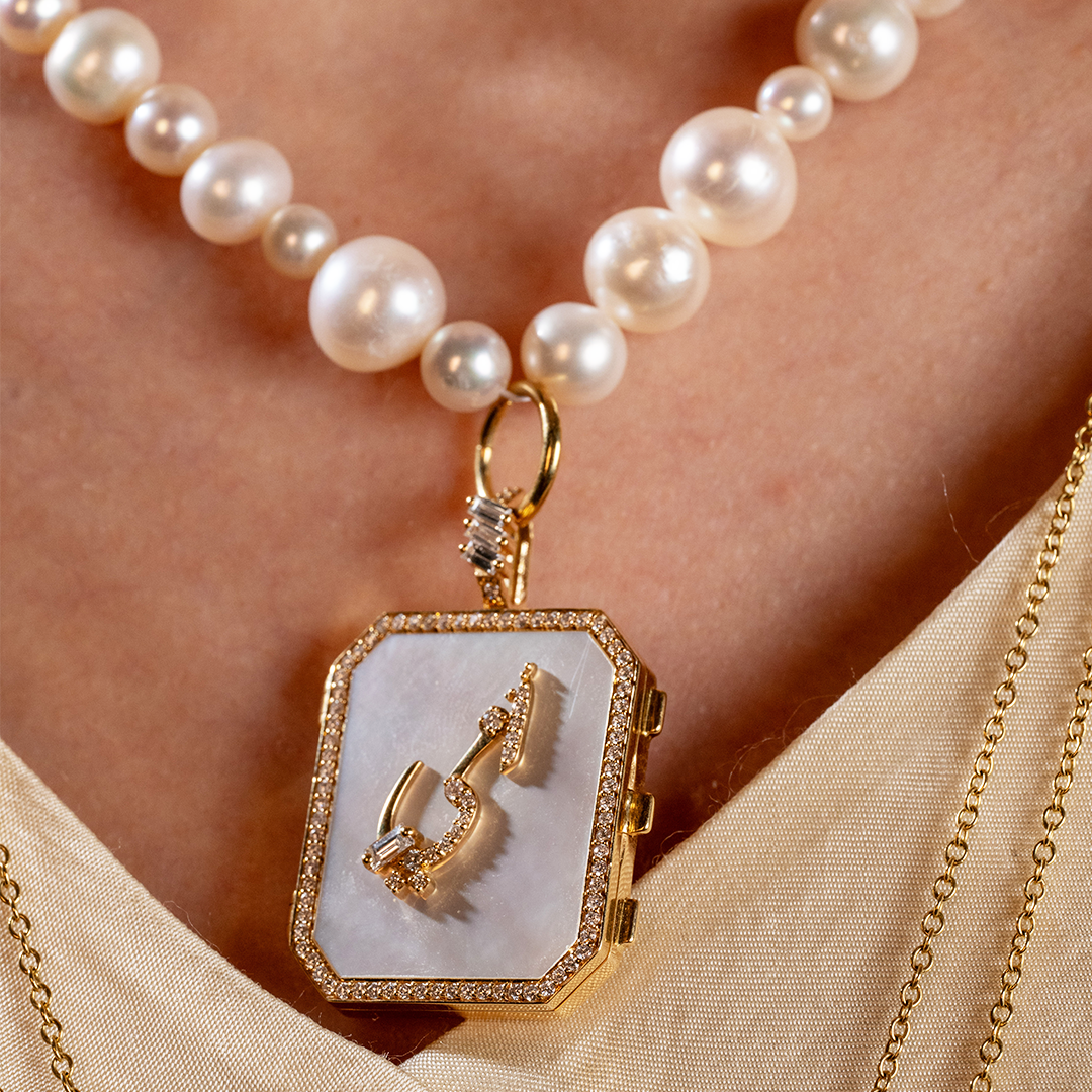 Tales & Treasures- Locket Family Picture Pendant - Paved - Charmaleena Jewellery - Diamond Jewellery - Tales & Treasures