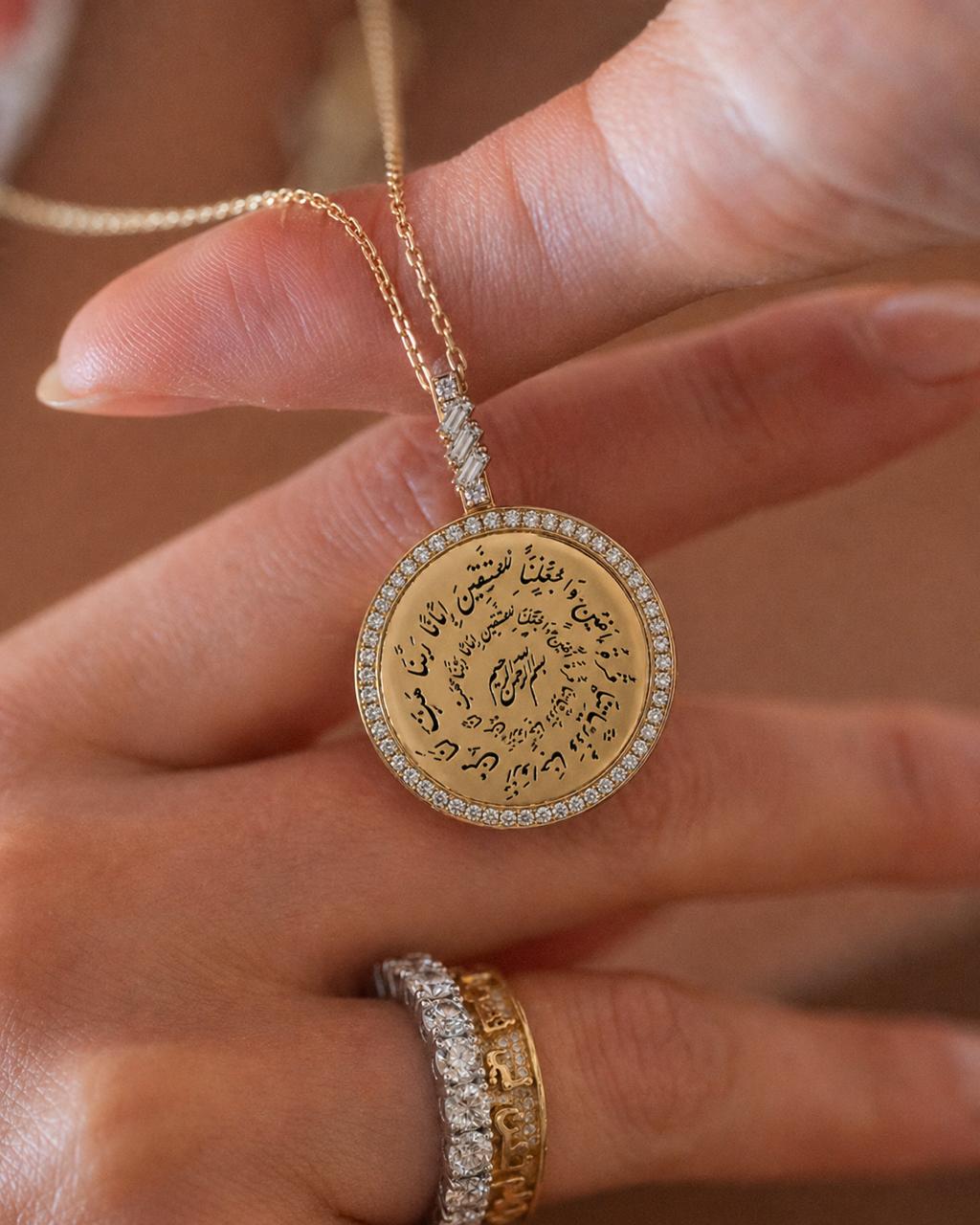 Golden - Round Pendant - Custom Name - Framed - Yellow - Charmaleena Jewellery - Diamond Jewellery - Golden