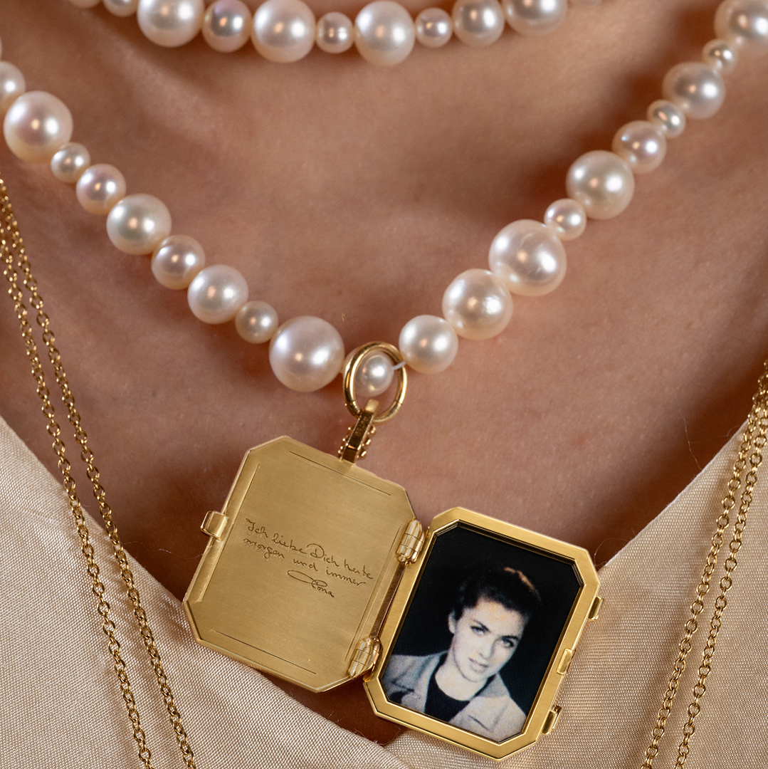 Tales & Treasures- Locket Family Picture Pendant - Paved - Charmaleena Jewellery - Diamond Jewellery - Tales & Treasures